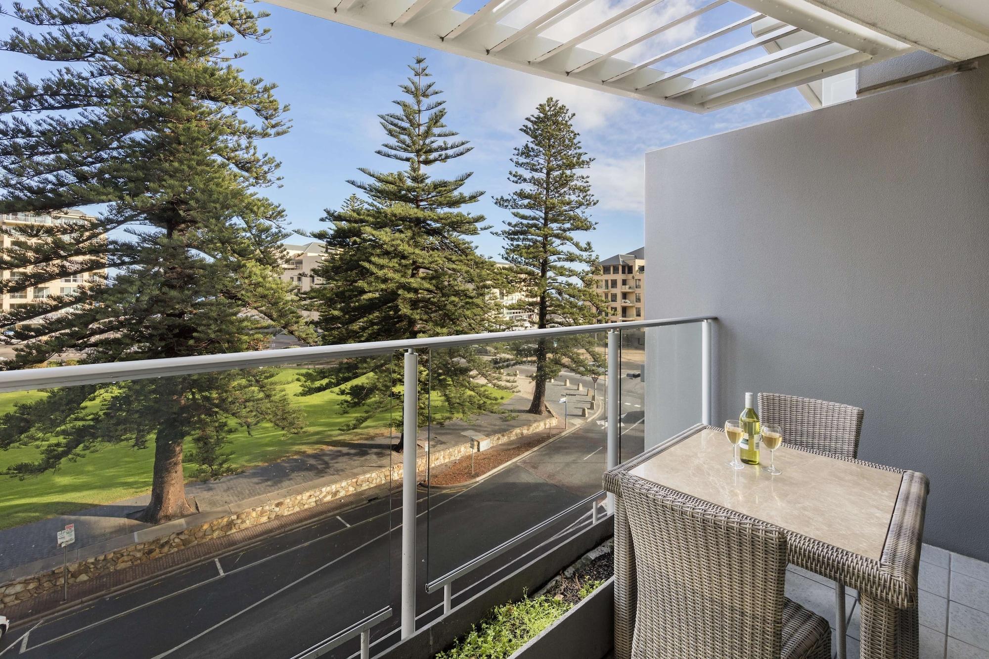 Oaks Glenelg Liberty Suites Adelaide Esterno foto