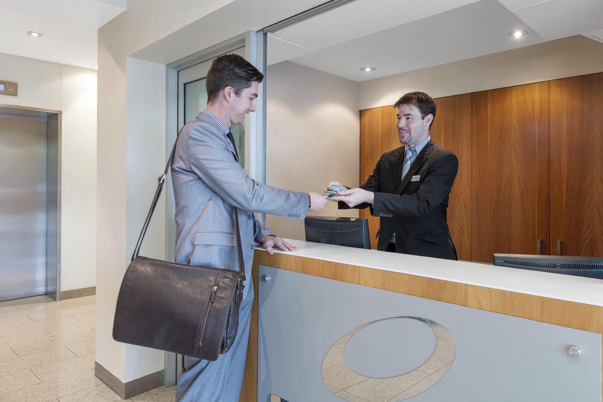 Oaks Glenelg Liberty Suites Adelaide Esterno foto